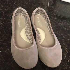 Like new Hush Puppies flats.
